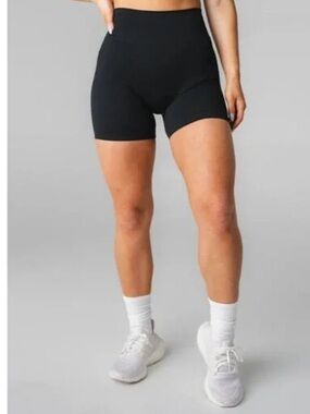 Evoke Volley Vitality High-Rise Black shorts